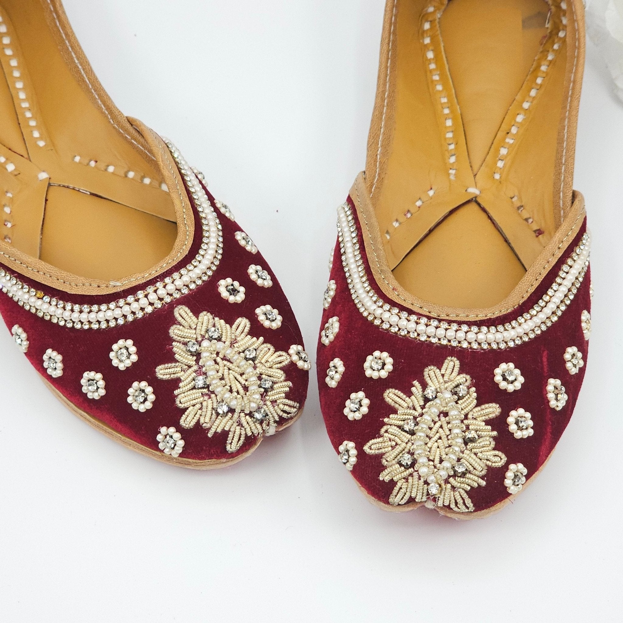 Dilawaiz Maroon Velvet Bridal Jutti - Fancy Fab Jewels