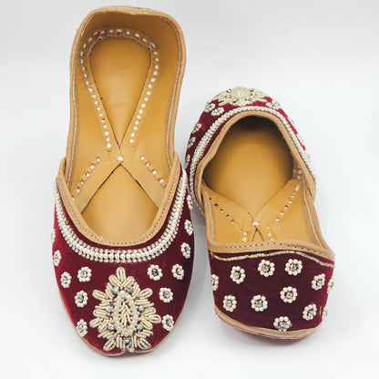 Dilawaiz Maroon Velvet Bridal Jutti - Fancy Fab Jewels