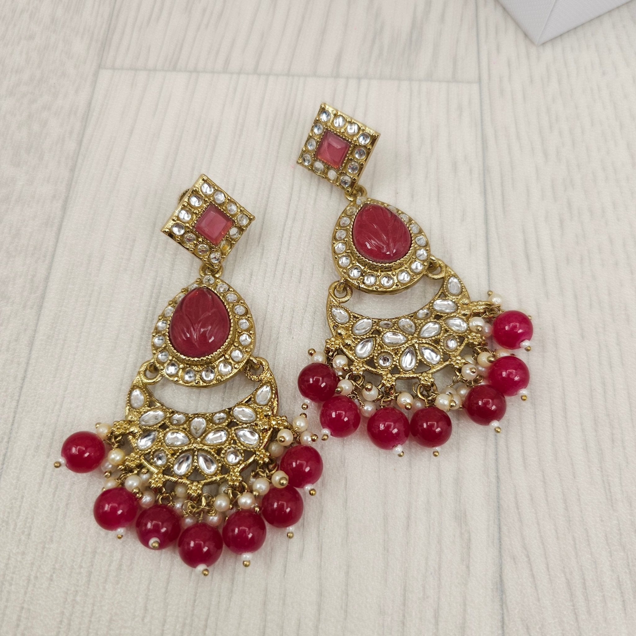 Drop Gold earrings pearl