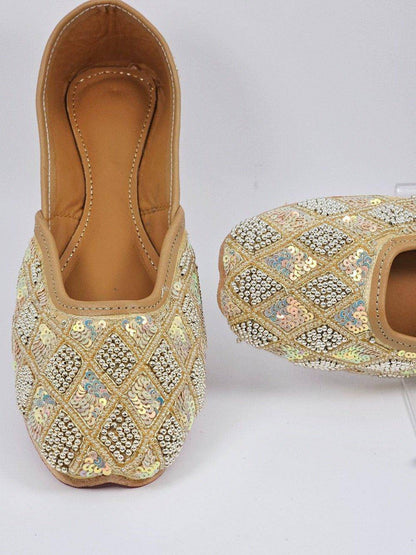 Jugmug Gold Embelised Bridal Juttis - Fancy Fab Jewels