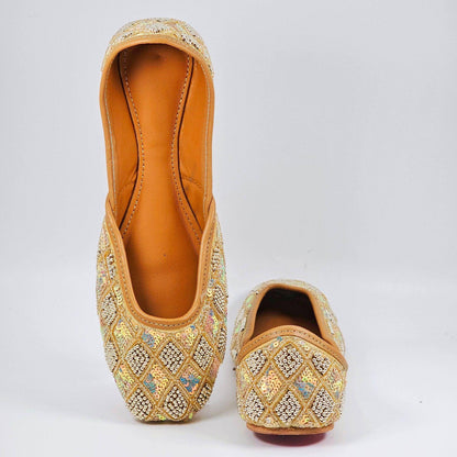 Jugmug Gold Embelised Bridal Juttis - Fancy Fab Jewels