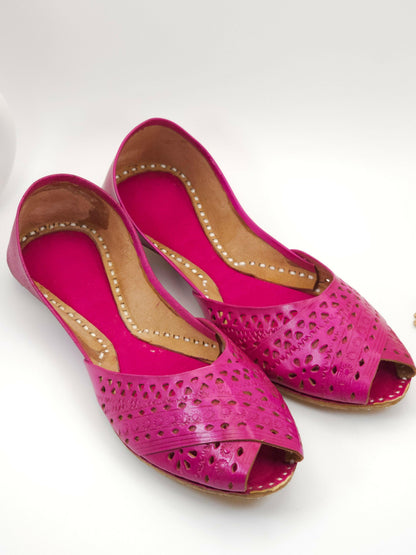 fancy fab Jewels juttis Sumbul - Hot Pink laser cut Leatherett Jutti