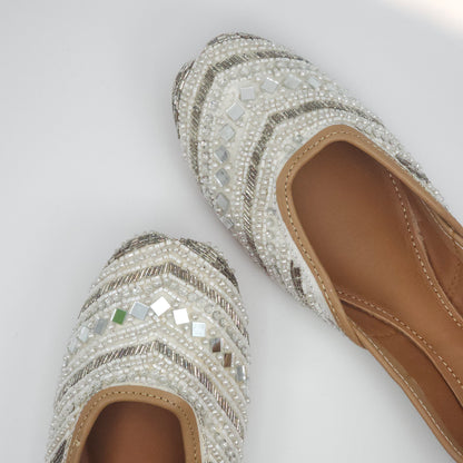 Snowie - Womens White  Ballerina Jutti Shoes.