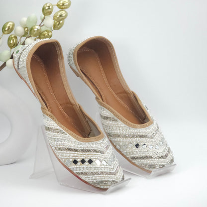 Snowie - Womens White  Ballerina Jutti Shoes.
